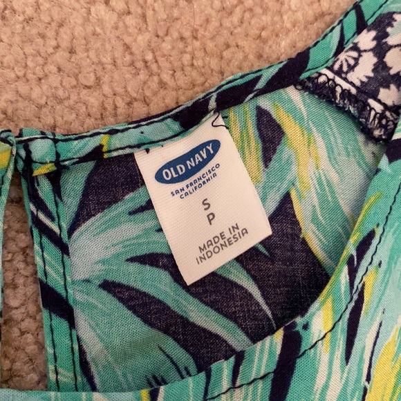 Old Navy tank top - Picture 3 of 4
